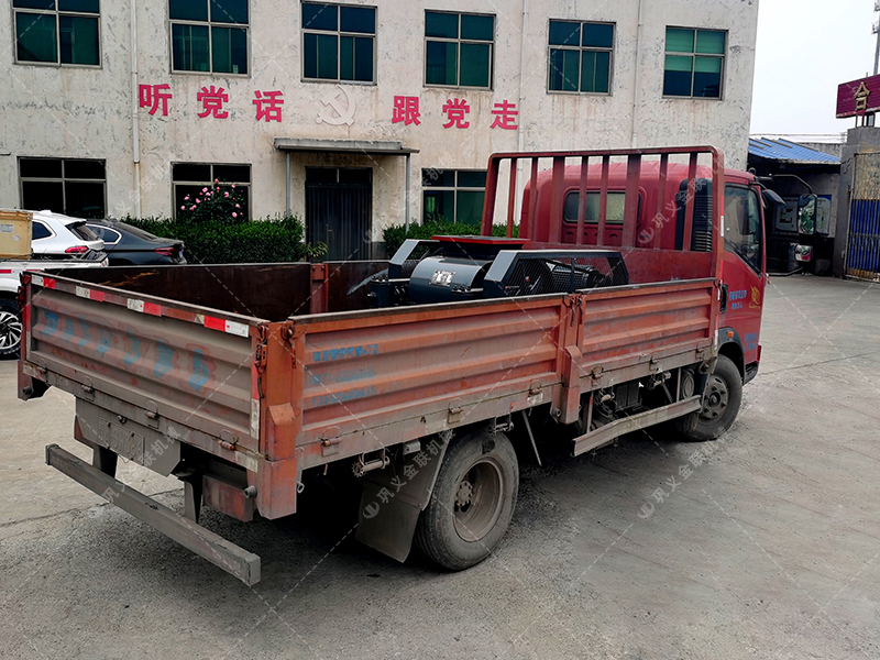 2PG610X400对辊破碎机发货图片_发往湖北十堰_破碎鹅卵石 2PG610X400对辊破碎机发货图片_发往湖北十堰_破碎鹅卵石